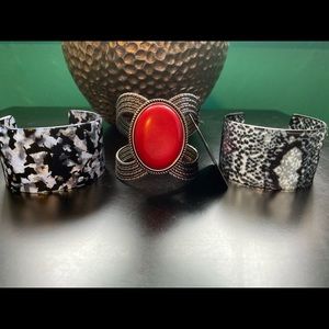 Lot of 6 Cuff Paparazzi bracelets